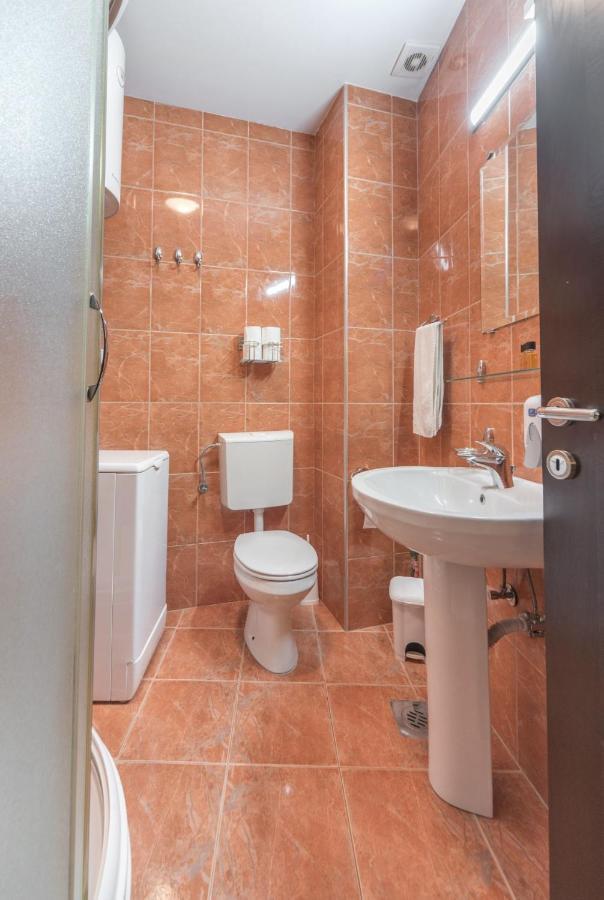 R Club Apartments Old Town 부드바 외부 사진