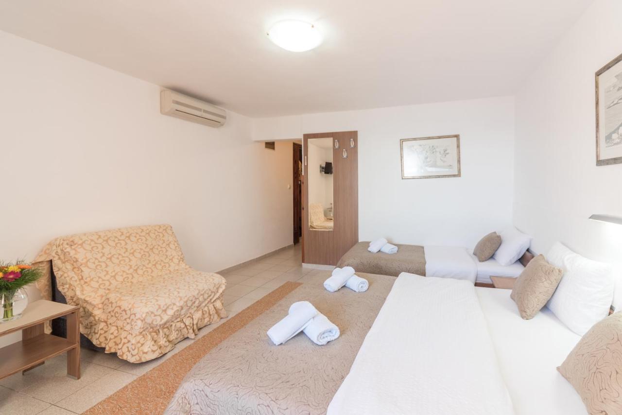 R Club Apartments Old Town 부드바 외부 사진
