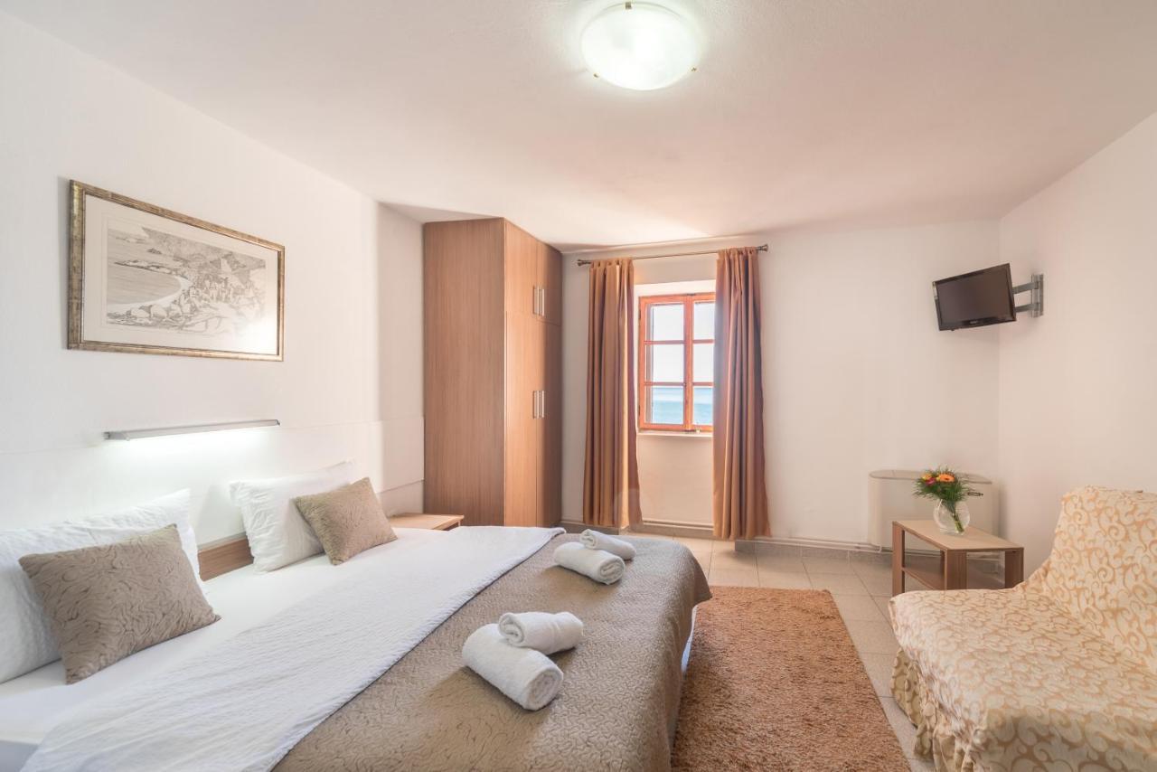 R Club Apartments Old Town 부드바 외부 사진