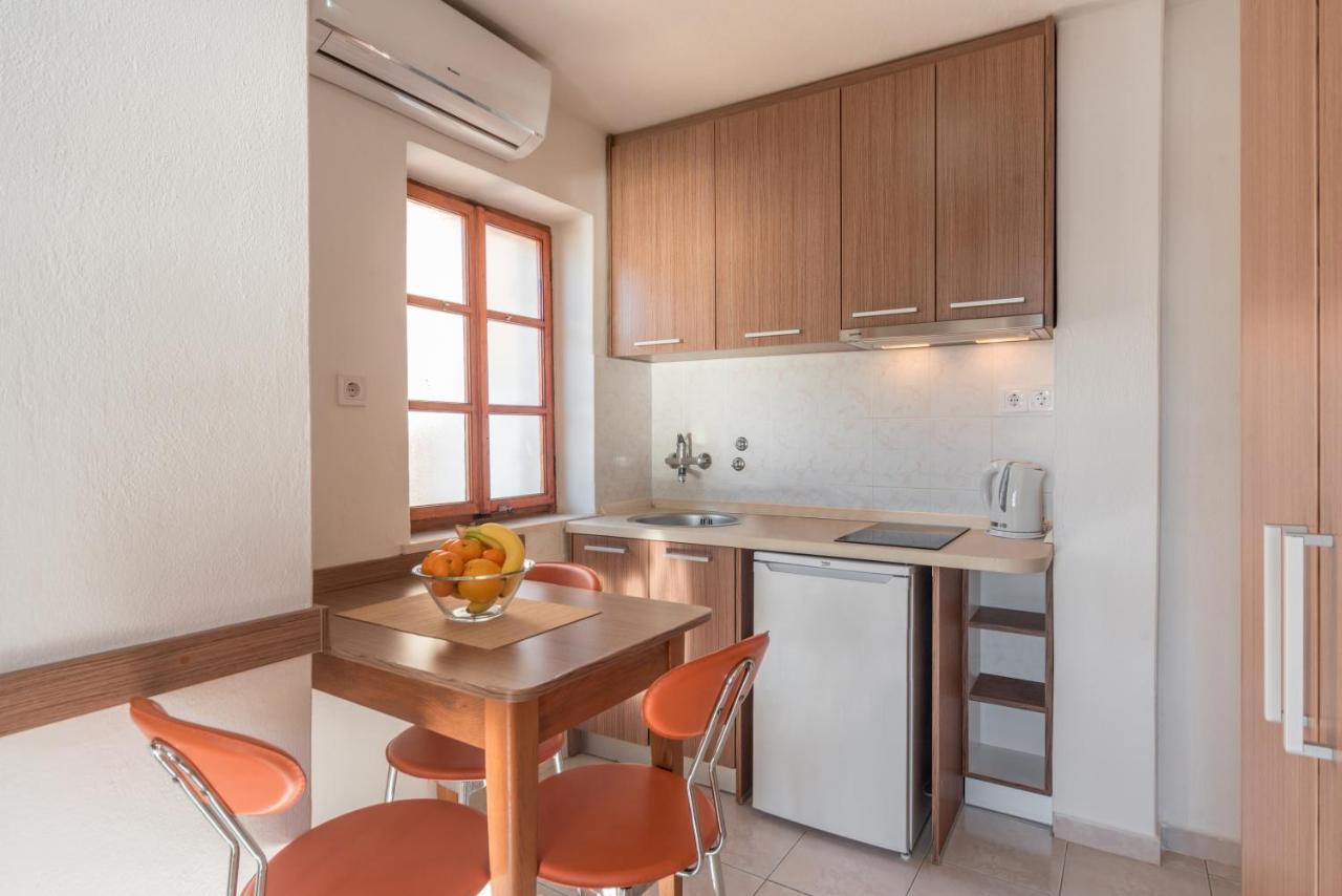 R Club Apartments Old Town 부드바 외부 사진