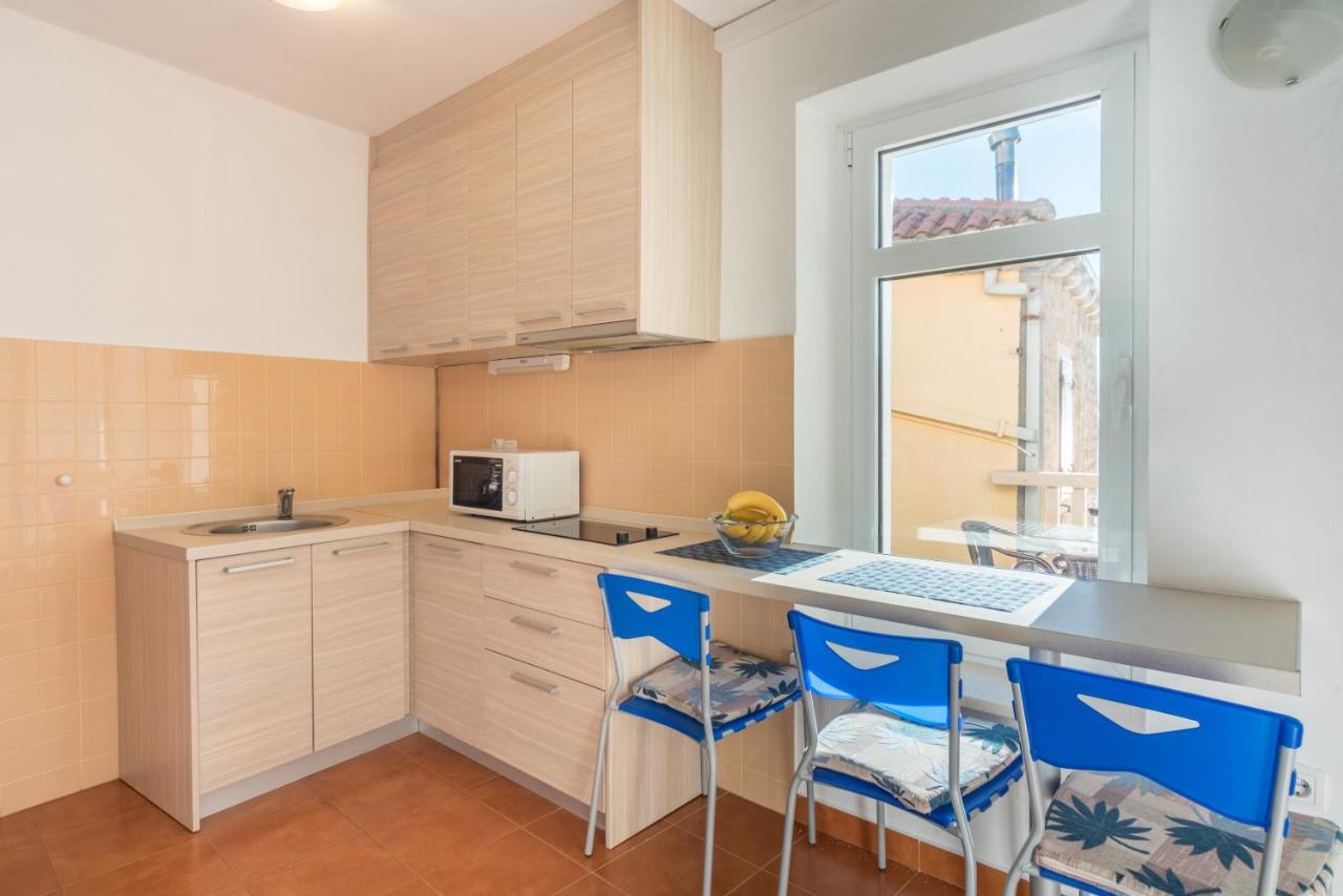 R Club Apartments Old Town 부드바 외부 사진
