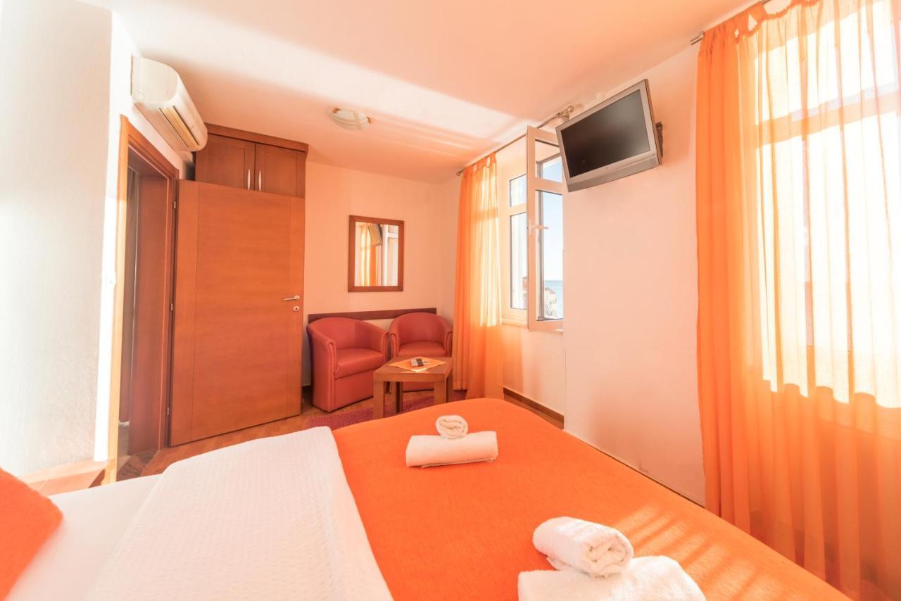 R Club Apartments Old Town 부드바 외부 사진